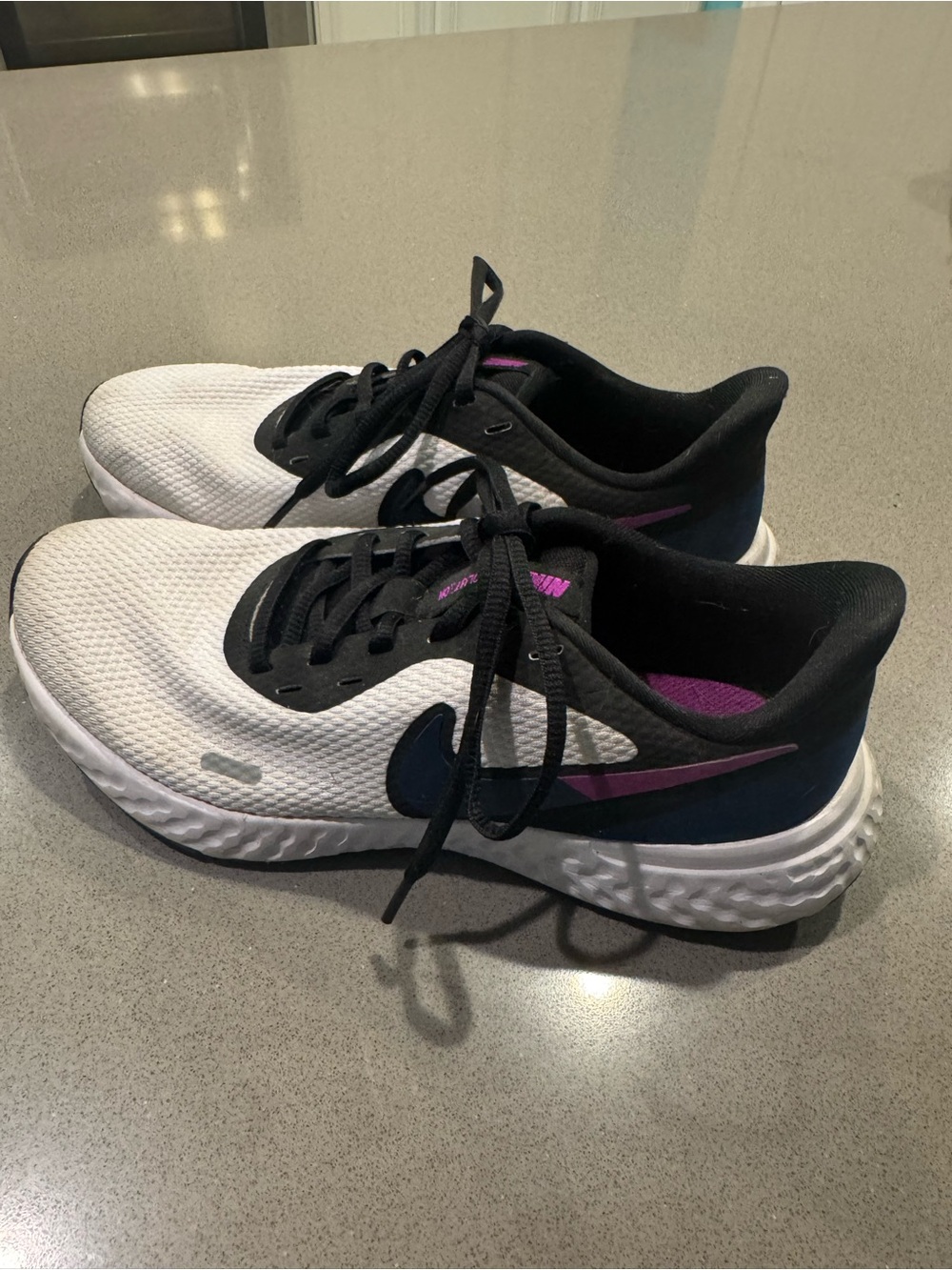 Nike Revolution Women’s Running Shoes Size 8